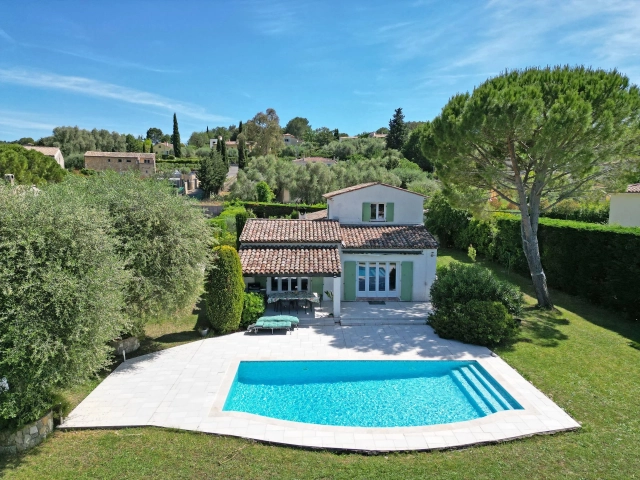 4 Bedroom(s) - 3 Bathroom(s) - 1,597m² land for sale in Alpes-Maritimes, Provence-Alpes-Côte-d'Azur, France - FrenchPropertyPortal.com Mougins, Valbonne, Grasse Area for sale for 1,095,000€ in Alpes-Maritimes, Provence-Alpes-Côte-d'Azur