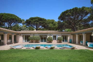 9 Bedroom(s) - 9 Bathroom(s) - 11,729m² land for sale in Var, Provence-Alpes-Côte-d\'Azur, France - FrenchPropertyPortal.com St. Tropez, Grimaud Area for sale for 14,500,000€ in Var, Provence-Alpes-Côte-d\'Azur