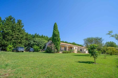 Alpilles (Saint Remy, Maussane, Arles) for sale for 749,000&euro; in Bouches-du-Rhône, Provence-Alpes-Côte-d'Azur