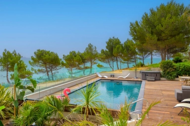6 Bedroom(s) - 6 Bathroom(s) - 1,380m² land for sale in Bouches-du-Rhône, Provence-Alpes-Côte-d'Azur, France - FrenchPropertyPortal.com Marseille & Cote Bleu for sale for 4,935,000€ in Bouches-du-Rhône, Provence-Alpes-Côte-d'Azur