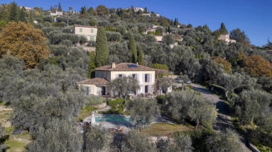 4 Bedroom(s) - 4 Bathroom(s) - 5,500m² land for sale in Alpes-Maritimes, Provence-Alpes-Côte-d'Azur, France - FrenchPropertyPortal.com Mougins, Valbonne, Grasse Area for sale for 1,980,000€ in Alpes-Maritimes, Provence-Alpes-Côte-d'Azur