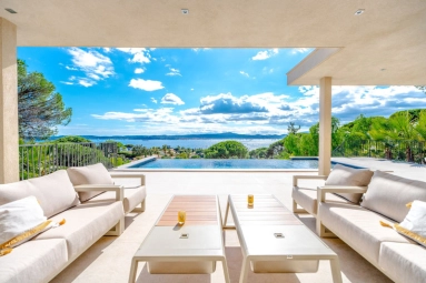 St Raphaël, Ste Maxime Area for sale for 4,995,000&euro; in Var, Provence-Alpes-Côte-d\'Azur