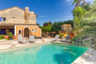 6 Bedroom(s) - 6 Bathroom(s) - 1,750m² land for sale in Bouches-du-Rhône, Provence-Alpes-Côte-d'Azur, France - FrenchPropertyPortal.com Alpilles (Saint Remy, Maussane, Arles) for sale for 950,000€ in Bouches-du-Rhône, Provence-Alpes-Côte-d'Azur