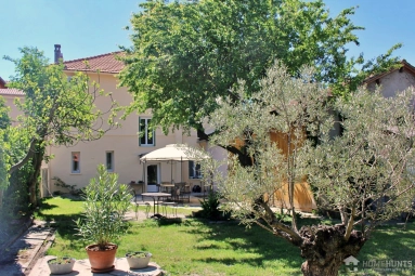 Avignon and North Provence for sale for 796,000&euro; in Vaucluse, Provence-Alpes-Côte-d\'Azur