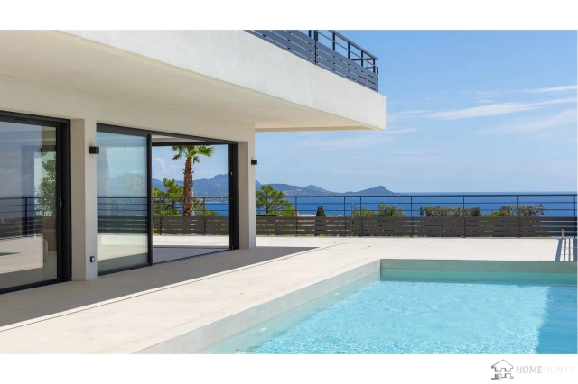 St Raphaël, Ste Maxime Area for sale for 4,890,000&euro; in Var, Provence-Alpes-Côte-d\'Azur