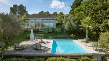 4 Bedroom(s) - 1 Bathroom(s) - 2,017m² land for sale in Alpes-Maritimes, Provence-Alpes-Côte-d'Azur, France - FrenchPropertyPortal.com Mougins, Valbonne, Grasse Area for sale for 1,980,000€ in Alpes-Maritimes, Provence-Alpes-Côte-d'Azur