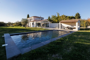 4 Bedroom(s) - 3 Bathroom(s) - 2,000m² land for sale in Bouches-du-Rhône, Provence-Alpes-Côte-d'Azur, France - FrenchPropertyPortal.com Aix en Provence Area for sale for 1,790,000€ in Bouches-du-Rhône, Provence-Alpes-Côte-d'Azur