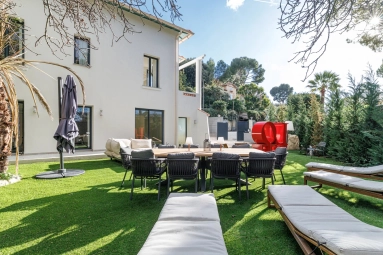 4 Bedroom(s) - 4 Bathroom(s) - 300m² land for sale in Alpes-Maritimes, Provence-Alpes-Côte-d'Azur, France - FrenchPropertyPortal.com Cannes Area for sale for 2,599,000€ in Alpes-Maritimes, Provence-Alpes-Côte-d'Azur