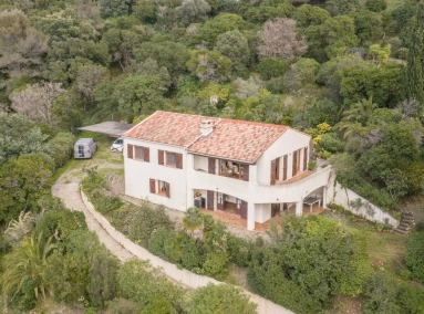 St. Tropez, Grimaud Area for sale for 885,000&euro; in Var, Provence-Alpes-Côte-d\'Azur