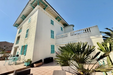 St Raphaël, Ste Maxime Area for sale for 985,000&euro; in Var, Provence-Alpes-Côte-d\'Azur