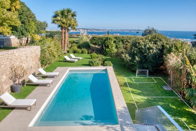 4 Bedroom(s) - 4 Bathroom(s) - 1,800m² land for sale in Alpes-Maritimes, Provence-Alpes-Côte-d'Azur, France - FrenchPropertyPortal.com Antibes Area for sale for 3,900,000€ in Alpes-Maritimes, Provence-Alpes-Côte-d'Azur
