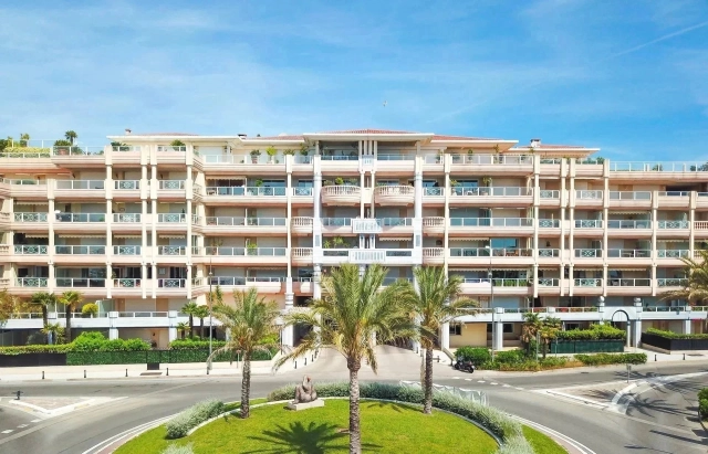 Antibes Area for sale for 2,200,000&euro; in Alpes-Maritimes, Provence-Alpes-Côte-d'Azur