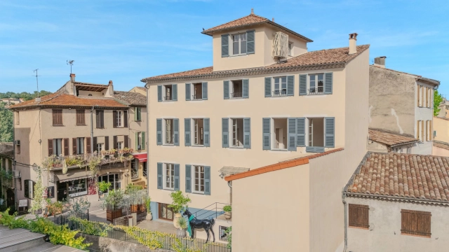 4 Bedroom(s) - 4 Bathroom(s) - 192m² land for sale in Alpes-Maritimes, Provence-Alpes-Côte-d'Azur, France - FrenchPropertyPortal.com Mougins, Valbonne, Grasse Area for sale for 1,550,000€ in Alpes-Maritimes, Provence-Alpes-Côte-d'Azur