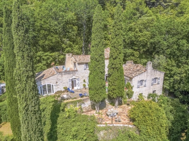 9 Bedroom(s) - 10 Bathroom(s) - 30,000m² land for sale in Alpes-Maritimes, Provence-Alpes-Côte-d'Azur, France - FrenchPropertyPortal.com Vence, St. Paul Area for sale for 2,900,000€ in Alpes-Maritimes, Provence-Alpes-Côte-d'Azur