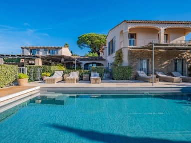 7 Bedroom(s) - 7 Bathroom(s) - 1,400m² land for sale in Var, Provence-Alpes-Côte-d\'Azur, France - FrenchPropertyPortal.com St Raphaël, Ste Maxime Area for sale for 3,150,000€ in Var, Provence-Alpes-Côte-d\'Azur