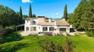 5 Bedroom(s) - 4 Bathroom(s) - 5,478m² land for sale in Bouches-du-Rhône, Provence-Alpes-Côte-d'Azur, France - FrenchPropertyPortal.com Aix en Provence Area for sale for 1,450,000€ in Bouches-du-Rhône, Provence-Alpes-Côte-d'Azur