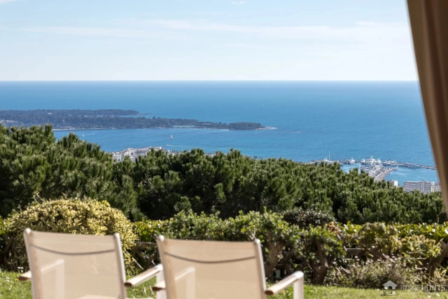 4 Bedroom(s) - 2 Bathroom(s) - 703m² land for sale in Alpes-Maritimes, Provence-Alpes-Côte-d'Azur, France - FrenchPropertyPortal.com Cannes Area for sale for 3,960,000€ in Alpes-Maritimes, Provence-Alpes-Côte-d'Azur
