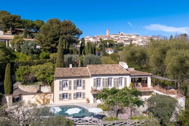 4 Bedroom(s) - 4 Bathroom(s) - 2,400m² land for sale in Alpes-Maritimes, Provence-Alpes-Côte-d'Azur, France - FrenchPropertyPortal.com Mougins, Valbonne, Grasse Area for sale for 3,950,000€ in Alpes-Maritimes, Provence-Alpes-Côte-d'Azur