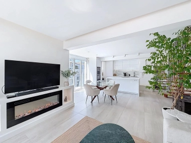 2 Bedroom(s) - 2 Bathroom(s) - 0 m² land for sale in Alpes-Maritimes, Provence-Alpes-Côte-d'Azur, France - FrenchPropertyPortal.com Cannes Area for sale for 897,000€ in Alpes-Maritimes, Provence-Alpes-Côte-d'Azur