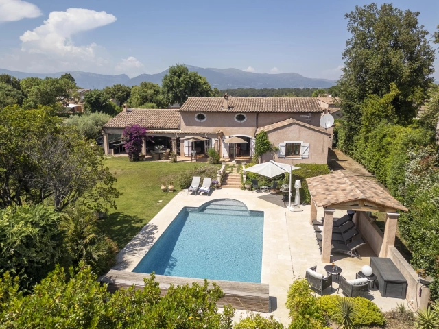 4 Bedroom(s) - 4 Bathroom(s) - 1,530m² land for sale in Alpes-Maritimes, Provence-Alpes-Côte-d'Azur, France - FrenchPropertyPortal.com Mougins, Valbonne, Grasse Area for sale for 1,675,000€ in Alpes-Maritimes, Provence-Alpes-Côte-d'Azur