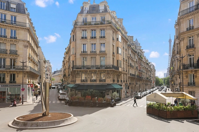 4 Bedroom(s) - 2 Bathroom(s) - 0 m² land for sale in Paris, Ile-de-France, France - FrenchPropertyPortal.com Golden Triangle - Trocadéro (8th - 16th) for sale for 2,340,000€ in Paris, Ile-de-France