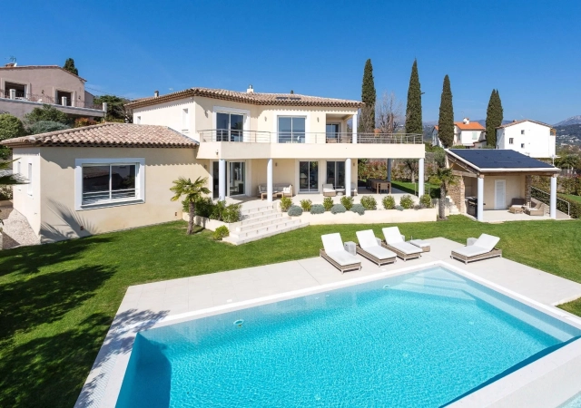 5 Bedroom(s) - 2 Bathroom(s) - 800m² land for sale in Alpes-Maritimes, Provence-Alpes-Côte-d'Azur, France - FrenchPropertyPortal.com Vence, St. Paul Area for sale for 1,950,000€ in Alpes-Maritimes, Provence-Alpes-Côte-d'Azur