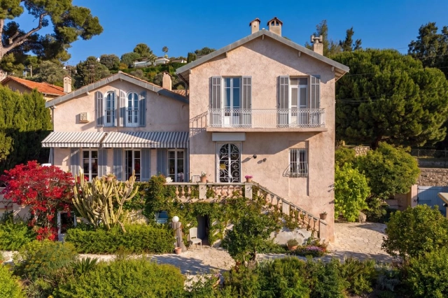 5 Bedroom(s) - 3 Bathroom(s) - 1,150m² land for sale in Alpes-Maritimes, Provence-Alpes-Côte-d'Azur, France - FrenchPropertyPortal.com Antibes Area for sale for 1,750,000€ in Alpes-Maritimes, Provence-Alpes-Côte-d'Azur