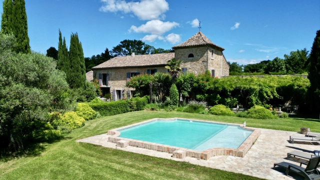 5 Bedroom(s) - 4 Bathroom(s) - 19,924m² land for sale in Var, Provence-Alpes-Côte-d\'Azur, France - FrenchPropertyPortal.com Avignon and North Provence for sale for 1,295,000€ in Var, Provence-Alpes-Côte-d\'Azur