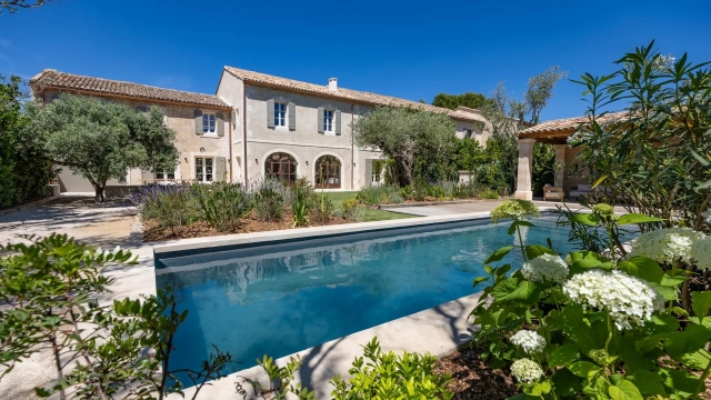 5 Bedroom(s) - 5 Bathroom(s) - 787m² land for sale in Bouches-du-Rhône, Provence-Alpes-Côte-d'Azur, France - FrenchPropertyPortal.com Alpilles (Saint Remy, Maussane, Arles) for sale for 3,350,000€ in Bouches-du-Rhône, Provence-Alpes-Côte-d'Azur