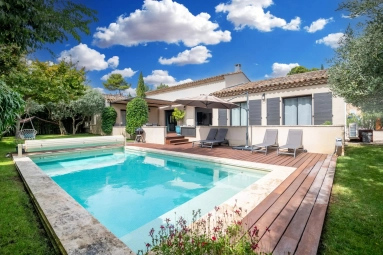 5 Bedroom(s) - 3 Bathroom(s) - 900m² land for sale in Bouches-du-Rhône, Provence-Alpes-Côte-d'Azur, France - FrenchPropertyPortal.com Alpilles (Saint Remy, Maussane, Arles) for sale for 1,890,000€ in Bouches-du-Rhône, Provence-Alpes-Côte-d'Azur