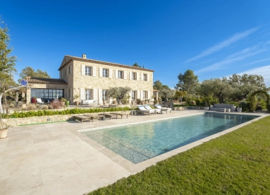 5 Bedroom(s) - 5 Bathroom(s) - 8,000m² land for sale in Var, Provence-Alpes-Côte-d\'Azur, France - FrenchPropertyPortal.com Var Countryside (Fayence, Lorgues, Cotignac) for sale for 3,750,000€ in Var, Provence-Alpes-Côte-d\'Azur