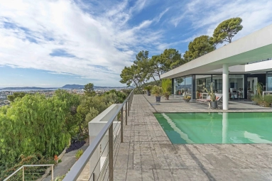 4 Bedroom(s) - 2 Bathroom(s) - 4,000m² land for sale in Var, Provence-Alpes-Côte-d\'Azur, France - FrenchPropertyPortal.com Provence Coast (Cassis to Cavalaire) for sale for 2,600,000€ in Var, Provence-Alpes-Côte-d\'Azur