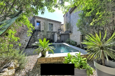 5 Bedroom(s) - 3 Bathroom(s) - 320m² land for sale in Gard, Languedoc-Roussillon, France - FrenchPropertyPortal.com Uzes Area for sale for 850,000€ in Gard, Languedoc-Roussillon