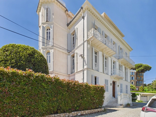 3 Bedroom(s) - 2 Bathroom(s) - 0 m² land for sale in Alpes-Maritimes, Provence-Alpes-Côte-d'Azur, France - FrenchPropertyPortal.com Antibes Area for sale for 1,195,000€ in Alpes-Maritimes, Provence-Alpes-Côte-d'Azur