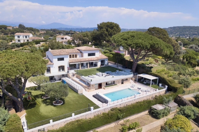 7 Bedroom(s) - 7 Bathroom(s) - 2,400m² land for sale in Alpes-Maritimes, Provence-Alpes-Côte-d'Azur, France - FrenchPropertyPortal.com Mougins, Valbonne, Grasse Area for sale for 2,990,000€ in Alpes-Maritimes, Provence-Alpes-Côte-d'Azur