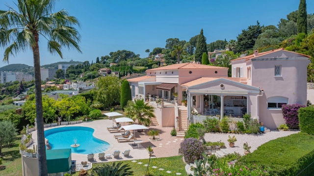 4 Bedroom(s) - 3 Bathroom(s) - 2,067m² land for sale in Alpes-Maritimes, Provence-Alpes-Côte-d'Azur, France - FrenchPropertyPortal.com Cannes Area for sale for 2,790,000€ in Alpes-Maritimes, Provence-Alpes-Côte-d'Azur
