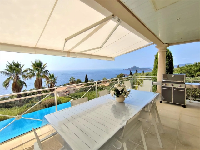 4 Bedroom(s) - 2 Bathroom(s) - 0 m² land for sale in Var, Provence-Alpes-Côte-d\'Azur, France - FrenchPropertyPortal.com St Raphaël, Ste Maxime Area for sale for 2,680,000€ in Var, Provence-Alpes-Côte-d\'Azur