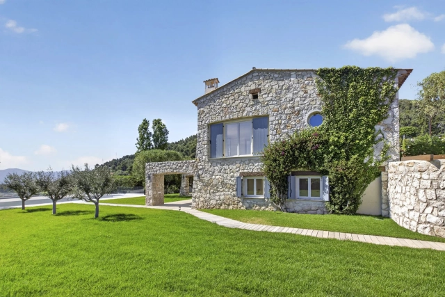 Villefranche, Cap Ferrat Area for sale for 6,950,000&euro; in Alpes-Maritimes, Provence-Alpes-Côte-d'Azur