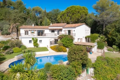7 Bedroom(s) - 5 Bathroom(s) - 4,000m² land for sale in Alpes-Maritimes, Provence-Alpes-Côte-d'Azur, France - FrenchPropertyPortal.com Mougins, Valbonne, Grasse Area for sale for 1,950,000€ in Alpes-Maritimes, Provence-Alpes-Côte-d'Azur