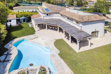 4 Bedroom(s) - 3 Bathroom(s) - 1,540m² land for sale in Alpes-Maritimes, Provence-Alpes-Côte-d'Azur, France - FrenchPropertyPortal.com Mougins, Valbonne, Grasse Area for sale for 1,679,000€ in Alpes-Maritimes, Provence-Alpes-Côte-d'Azur