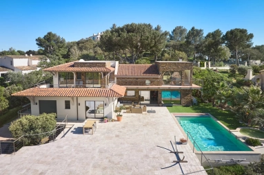 Provence Coast (Cassis to Cavalaire) for sale for 4,750,000&euro; in Var, Provence-Alpes-Côte-d\'Azur