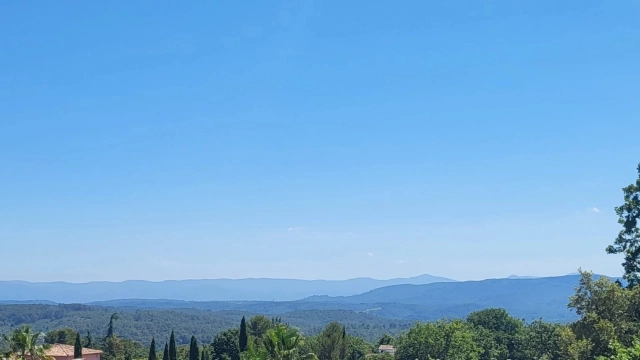 4 Bedroom(s) - 4 Bathroom(s) - 14,510m² land for sale in Var, Provence-Alpes-Côte-d\'Azur, France - FrenchPropertyPortal.com Var Countryside (Fayence, Lorgues, Cotignac) for sale for 1,325,000€ in Var, Provence-Alpes-Côte-d\'Azur