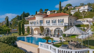 6 Bedroom(s) - 4 Bathroom(s) - 1,000m² land for sale in Alpes-Maritimes, Provence-Alpes-Côte-d'Azur, France - FrenchPropertyPortal.com Cannes Area for sale for 3,200,000€ in Alpes-Maritimes, Provence-Alpes-Côte-d'Azur