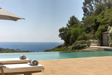 6 Bedroom(s) - 6 Bathroom(s) - 11,000m² land for sale in Alpes-Maritimes, Provence-Alpes-Côte-d'Azur, France - FrenchPropertyPortal.com Cannes Area for sale for 7,500,000€ in Alpes-Maritimes, Provence-Alpes-Côte-d'Azur