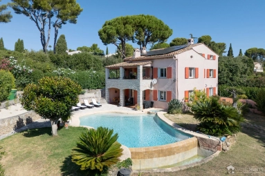 6 Bedroom(s) - 4 Bathroom(s) - 1,777m² land for sale in Alpes-Maritimes, Provence-Alpes-Côte-d'Azur, France - FrenchPropertyPortal.com Antibes Area for sale for 1,690,000€ in Alpes-Maritimes, Provence-Alpes-Côte-d'Azur