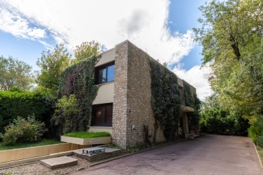 4 Bedroom(s) - 2 Bathroom(s) - 9,918m² land for sale in Bouches-du-Rhône, Provence-Alpes-Côte-d'Azur, France - FrenchPropertyPortal.com Marseille & Cote Bleu for sale for 1,690,000€ in Bouches-du-Rhône, Provence-Alpes-Côte-d'Azur