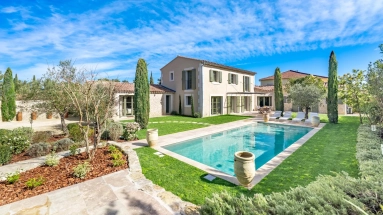 5 Bedroom(s) - 5 Bathroom(s) - 1,000m² land for sale in Bouches-du-Rhône, Provence-Alpes-Côte-d'Azur, France - FrenchPropertyPortal.com Alpilles (Saint Remy, Maussane, Arles) for sale for 2,968,000€ in Bouches-du-Rhône, Provence-Alpes-Côte-d'Azur