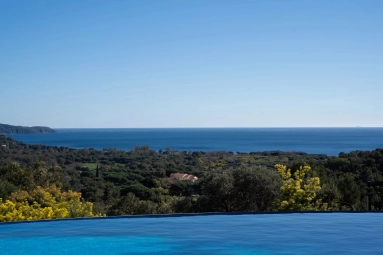 4 Bedroom(s) - 3 Bathroom(s) - 20,000m² land for sale in Var, Provence-Alpes-Côte-d\'Azur, France - FrenchPropertyPortal.com Provence Coast (Cassis to Cavalaire) for sale for 2,600,000€ in Var, Provence-Alpes-Côte-d\'Azur