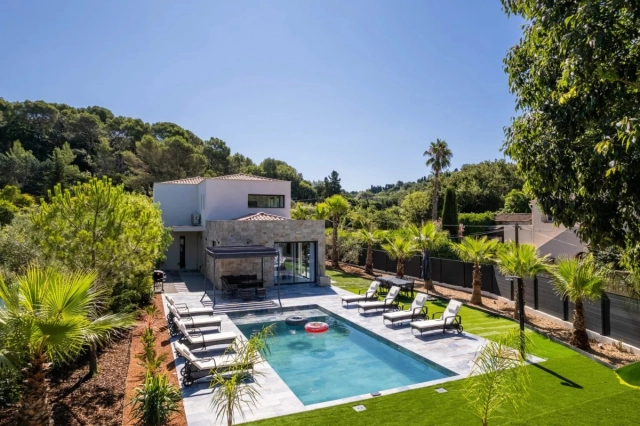 4 Bedroom(s) - 4 Bathroom(s) - 2,000m² land for sale in Alpes-Maritimes, Provence-Alpes-Côte-d'Azur, France - FrenchPropertyPortal.com Mougins, Valbonne, Grasse Area for sale for 2,100,000€ in Alpes-Maritimes, Provence-Alpes-Côte-d'Azur