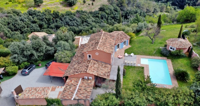 5 Bedroom(s) - 5 Bathroom(s) - 4,000m² land for sale in Alpes-Maritimes, Provence-Alpes-Côte-d'Azur, France - FrenchPropertyPortal.com Antibes Area for sale for 1,250,000€ in Alpes-Maritimes, Provence-Alpes-Côte-d'Azur